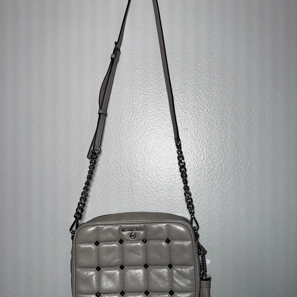 Michael Kors - Jet Set Medium Studded Quilted Leather Camera Bag - Picture 3 of 9